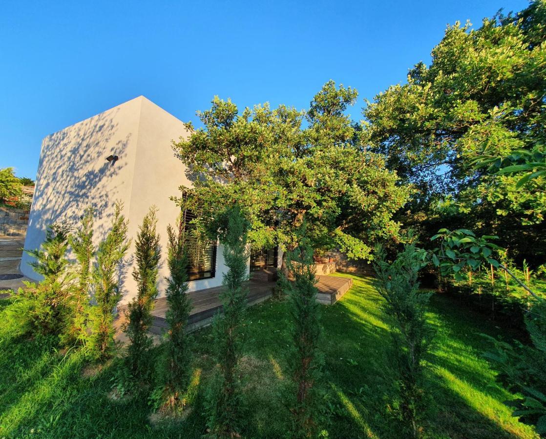 House G Villa Dekani Exterior photo